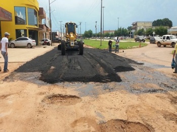 Prefeitura estÃ¡ recuperando travessia urbana de Peixoto de Azevedo