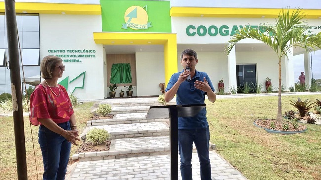 Prefeito Bruno participa de inauguração do Centro Tecnologico da COOGAVEPE