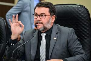 Oscar Bezerra cobrou propina para nÃ£o envolver nome de ex-governador em CPI da Copa, diz delaÃ§Ã£o