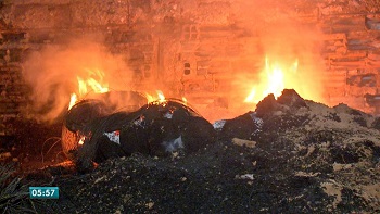 Borracharia Ã© destruÃ­da apÃ³s incÃªndio em VÃ¡rzea Grande (MT)