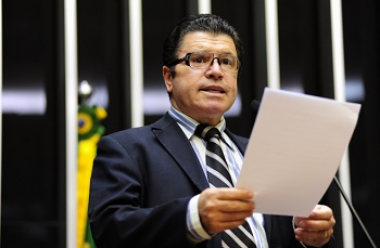 Deputado quer deixar pacientes do SUS pagar por materiais cirÃºrgicos