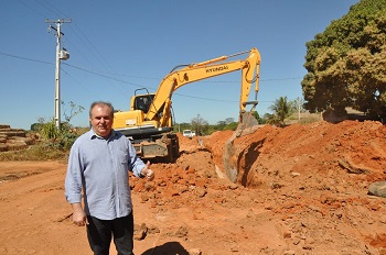 Mais Infraestrutura: Prefeito Valtinho da ordem de serviÃ§o para a 1Âª etapa para obras de drenagem de Ã¡guas pluviais em 80% do Setor Industrial de MatupÃ¡