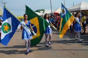 1Âª Dama Marisete Alberti Souza convida para Desfile CÃ­vico em UniÃ£o do Norte e Peixoto