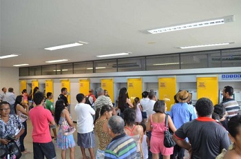 Protesto de transportadores em dia de pagamento do Estado deixa saques indisponÃ­veis