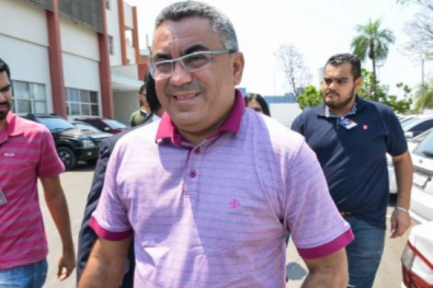 Ex-chefe de gabinete insinua que empresa pagava propina na 