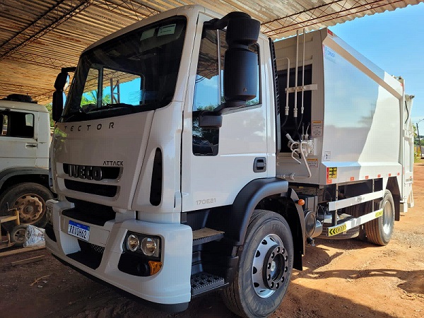 SEMMA garante aquisição de caminhão compactador de lixo