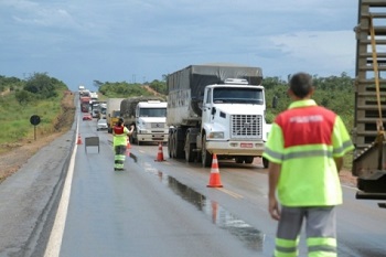 Fluxo de veÃ­culos leves aumenta 65% na BR-163 no Natal