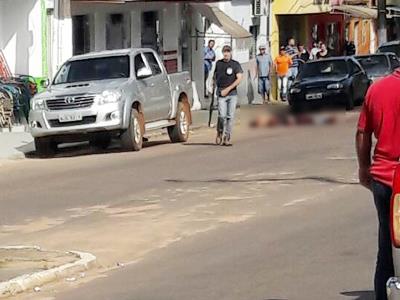 LadrÃµes sÃ£o baleados e morrem apÃ³s roubo em agÃªncia dos Correios