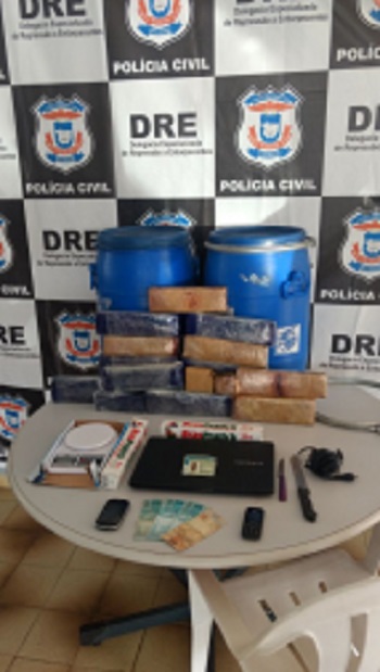 PolÃ­cia apreende 12 quilos de maconha em CuiabÃ¡