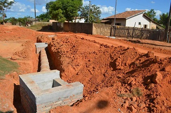 Obra de Drenagem jÃ¡ estÃ¡ acontecendo na Rua 07 do Bairro Cidade Alta de MatupÃ¡ 