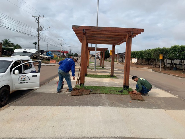 Avenida Interpeninsular recebe jardinagem em Matupá