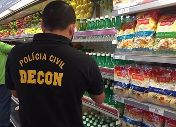 Policia Civil encontra 40 produtos vencidos hÃ¡ quase 1 ano em supermercado 