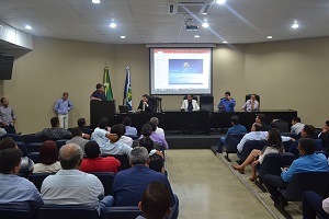 Vereador Paulo Dendena participa de evento promovido pela UCMMAT