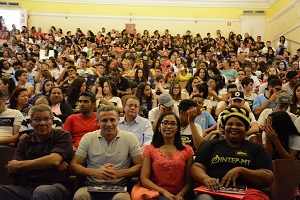 Escolas estaduais suspendem aula nesta terÃ§a por falta de recursos