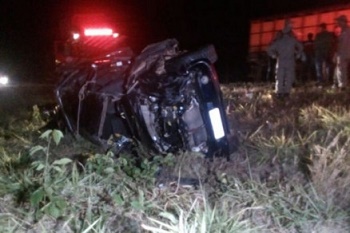 Caminhonete capota e um morre e dois ficam feridos em Alta Floresta 