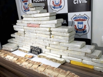 PolÃ­cia apreende 66 kg de pasta base de cocaÃ­na em Sorriso