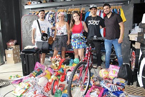 FESTA DAS CRIANÇAS NA AV. BRASIL EM PEIXOTO DE AZEVEDO 