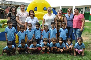  Mais 900 alunos de creches e escolas sÃ£o uniformizados em MatupÃ¡ 