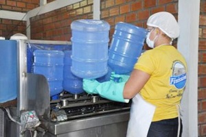 MPE apura comercializaÃ§Ã£o de galÃµes de Ã¡gua de 20L contaminados por coliformes