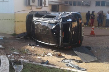 Motorista perde controle invade policlÃ­nica e mata paciente