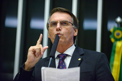 PGR denuncia Jair Bolsonaro por racismo