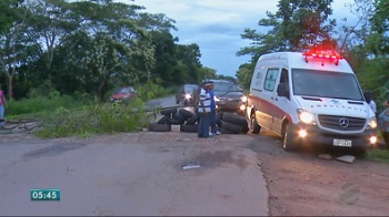 Moradores bloqueiam rodovia por repasses para hospital