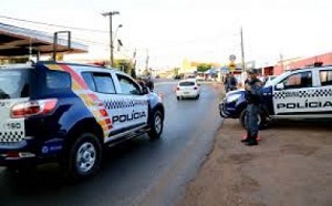 Policiais denunciam bloqueio de viaturas Blazer por falta de pagamento - veja vÃ­deo