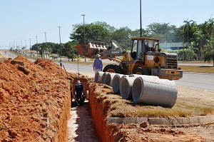 COMEÃ‡OU MAIS UMA ETAPA DE OBRAS DE DRENAGEM E PAVIMENTAÃ‡ÃƒO EM MATUPÃ