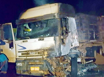 Motociclista morre em colisÃ£o com carreta em Sinop; veÃ­culos pegaram fogo