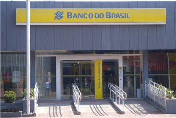 Bandidos invadem Banco do Brasil e tentam explodir caixa