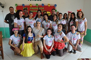 AcadÃªmicos do Curso de Psicologia da UNIFLOR desenvolvem Projeto 'Colorindo a Alma' na APAE de Peixoto 