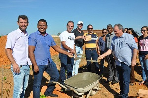 LANÃ‡ADA A PEDRA FUNDAMENTAL DO LAR DOS IDOSOS DE MATUPÃ