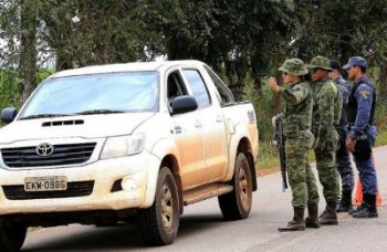 Assaltantes envolvidos em morte de tenente do Bope continuam em mata