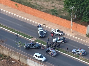 Casal acusado de roubo Ã© preso apÃ³s perseguiÃ§Ã£o com helicÃ³ptero e dez viaturas