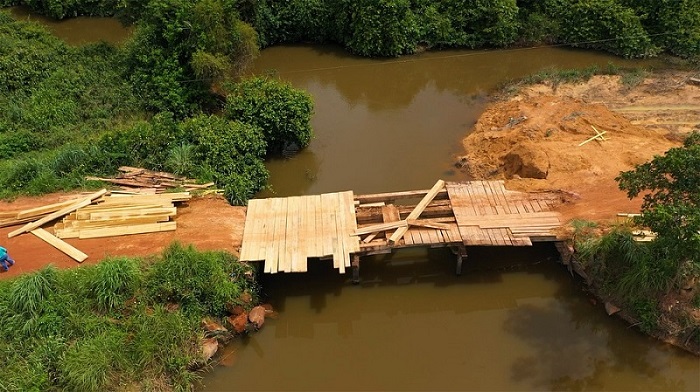 Ponte do Rio Piranha está sendo totalmente reconstruída em Peixoto