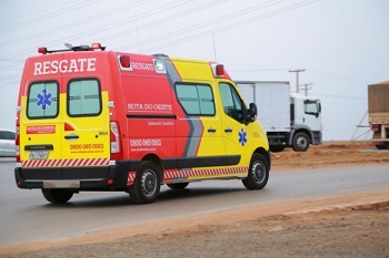 Homem morre apÃ³s moto bater em caminhÃ£o na rodovia BR-163