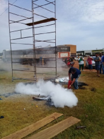 Dois homens morrem eletrocutados em cidade de MT