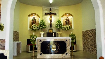 Rapaz invade igreja em RondonÃ³polis e cospe em santos