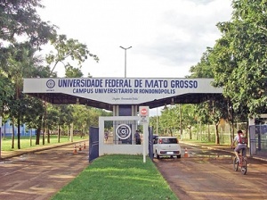 UFMT demite professor que filmou alunas peladas em banheiro