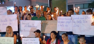 Governo Taques: FamÃ­lias fazem vigÃ­lia em protesto contra fechamento de UTI em RondonÃ³polis