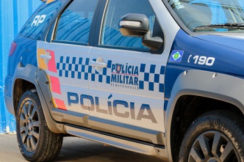 Jovem leva sete tiros e mÃ£e culpa facÃ§Ã£o Comando Vermelho