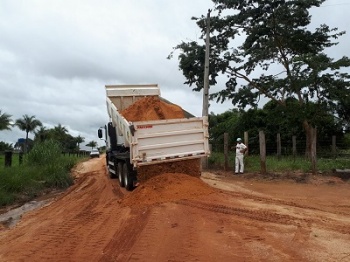 Secretaria de Obras recupera ponto crÃ­tico da Linha do PresÃ­dio na Gleba ETA